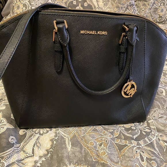 Michael Kors Purse - Picture 1 of 7